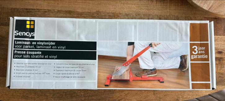 Laminaat en vinyl snijder nieuw in doos., Doe-het-zelf en Verbouw, Gereedschap | Handgereedschap, Nieuw, Ophalen