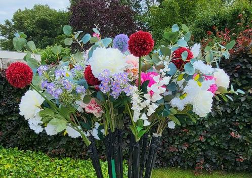 Straatversiering Flower Power kunstbloemboeketten, Hobby en Vrije tijd, Feestartikelen, Nieuw, Ophalen