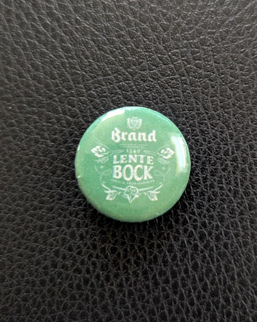 Brand Lente Bock - 25 mm Button/Speld/Pin - Groen, Ophalen of Verzenden, Nieuw, Overige typen, Brand