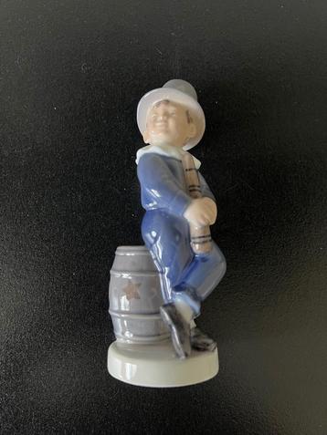Beeldje Royal Copenhagen, Boy Juggler. beschikbaar voor biedingen