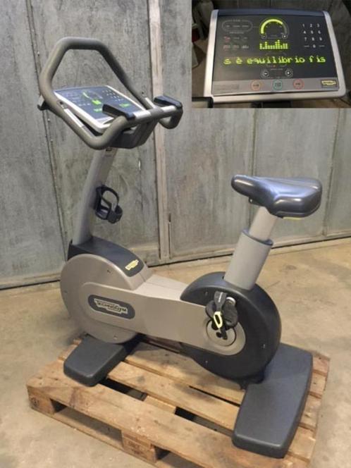 TECHNOGYM hometrainer FAILISSEMENT upright bike TECHNOGYM, Sport en Fitness, Fitnessapparatuur, Zo goed als nieuw, Hometrainer