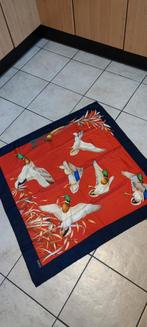 GUCCI silk sjaal,  doek nieuwe staat, Kleding | Dames, Ophalen of Verzenden, Nieuw, Sjaal