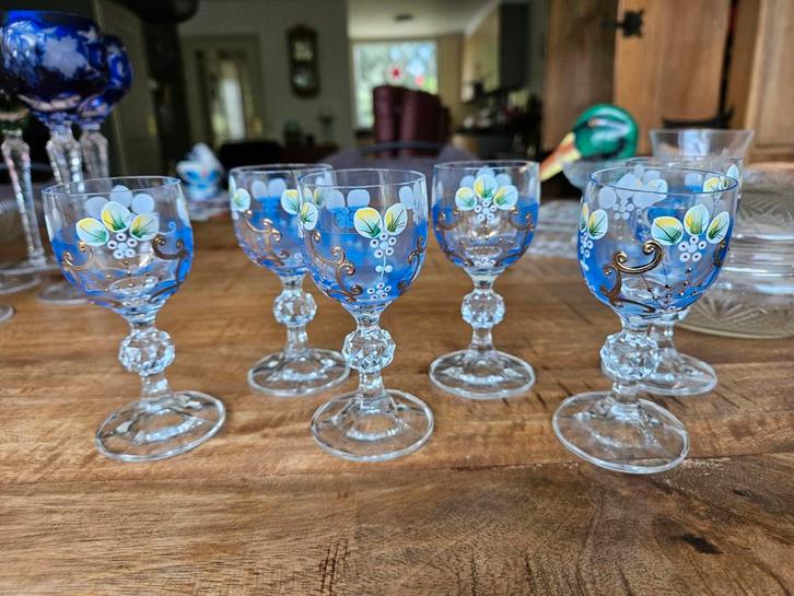 Zes vintage borrelglaasjes met schildering, Antiek en Kunst, Antiek | Glas en Kristal, Ophalen