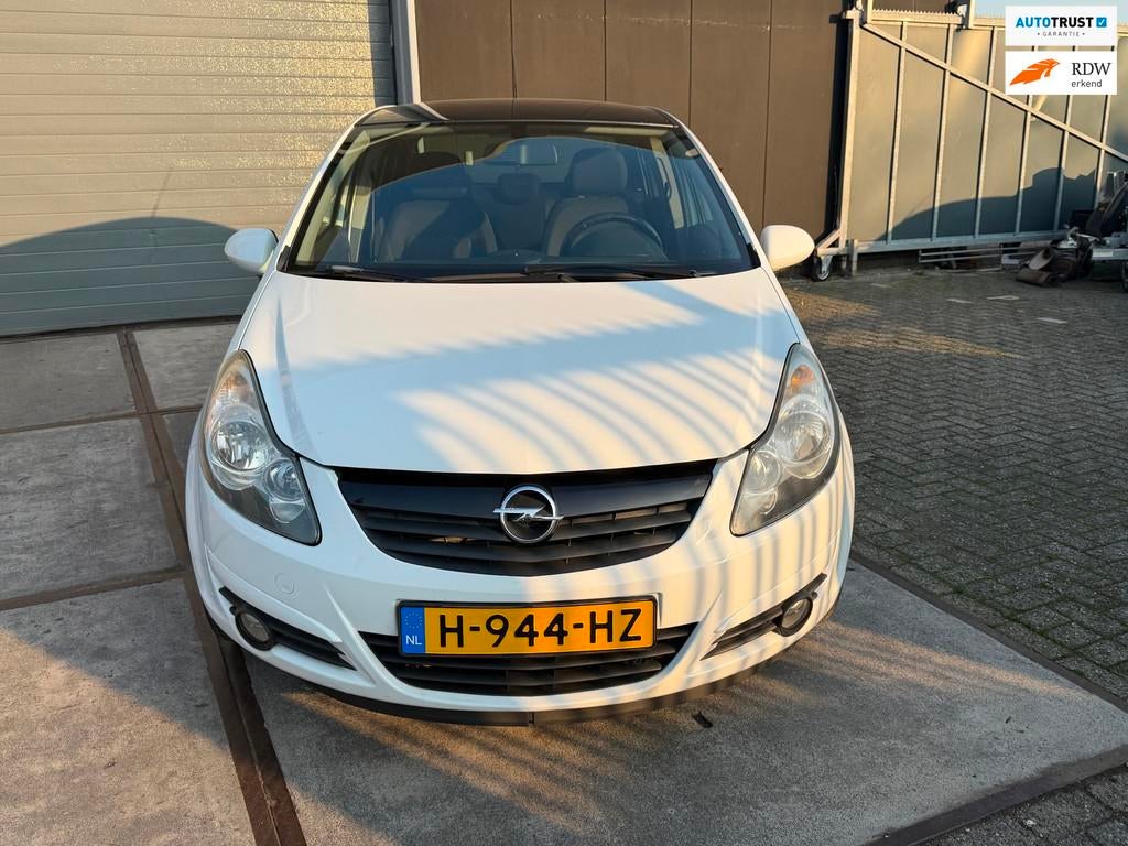 Opel Corsa 1.4 Sport + Winter pakket | Stoel + Stuur verwarm, Auto's, Opel, Voorwielaandrijving, Euro 5, 1063 kg, Gebruikt