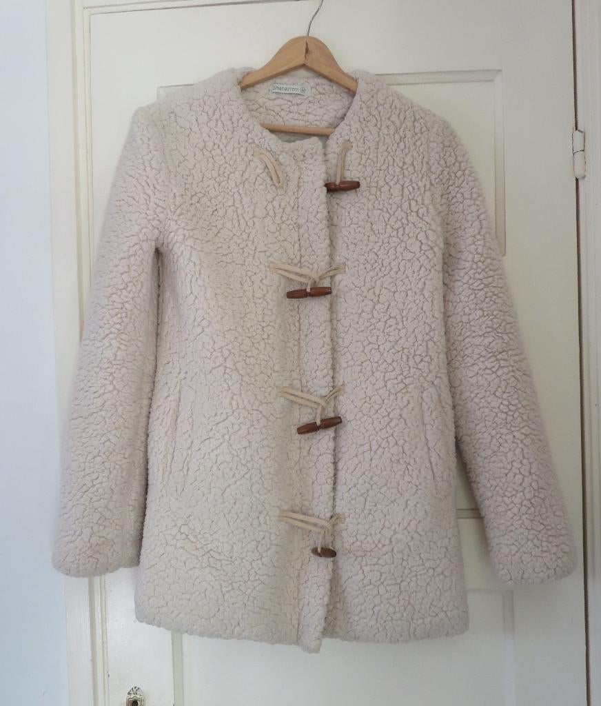 Shana tussenjas Fake Fur maat M, nieuwstaat!, Maat 38/40 (M), Beige, Nieuw, Ophalen of Verzenden