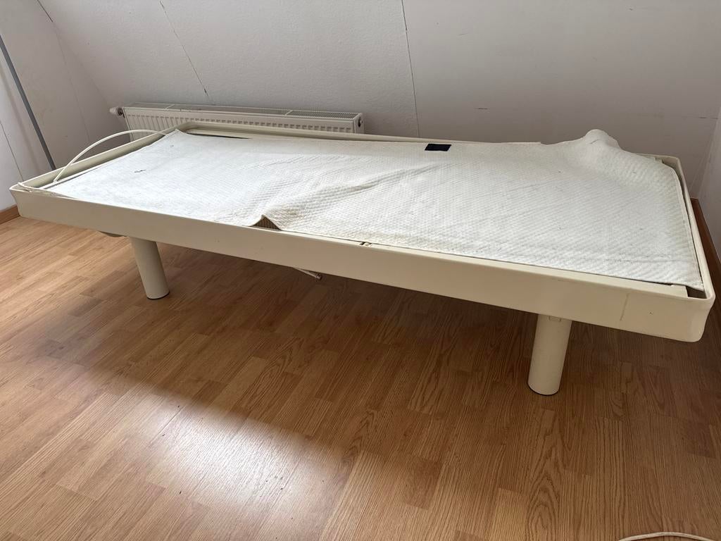 Comfortabel eenpersoonsbed, Huis en Inrichting, Slaapkamer | Bedden, Ophalen, Gebruikt, 90 cm, Eenpersoons