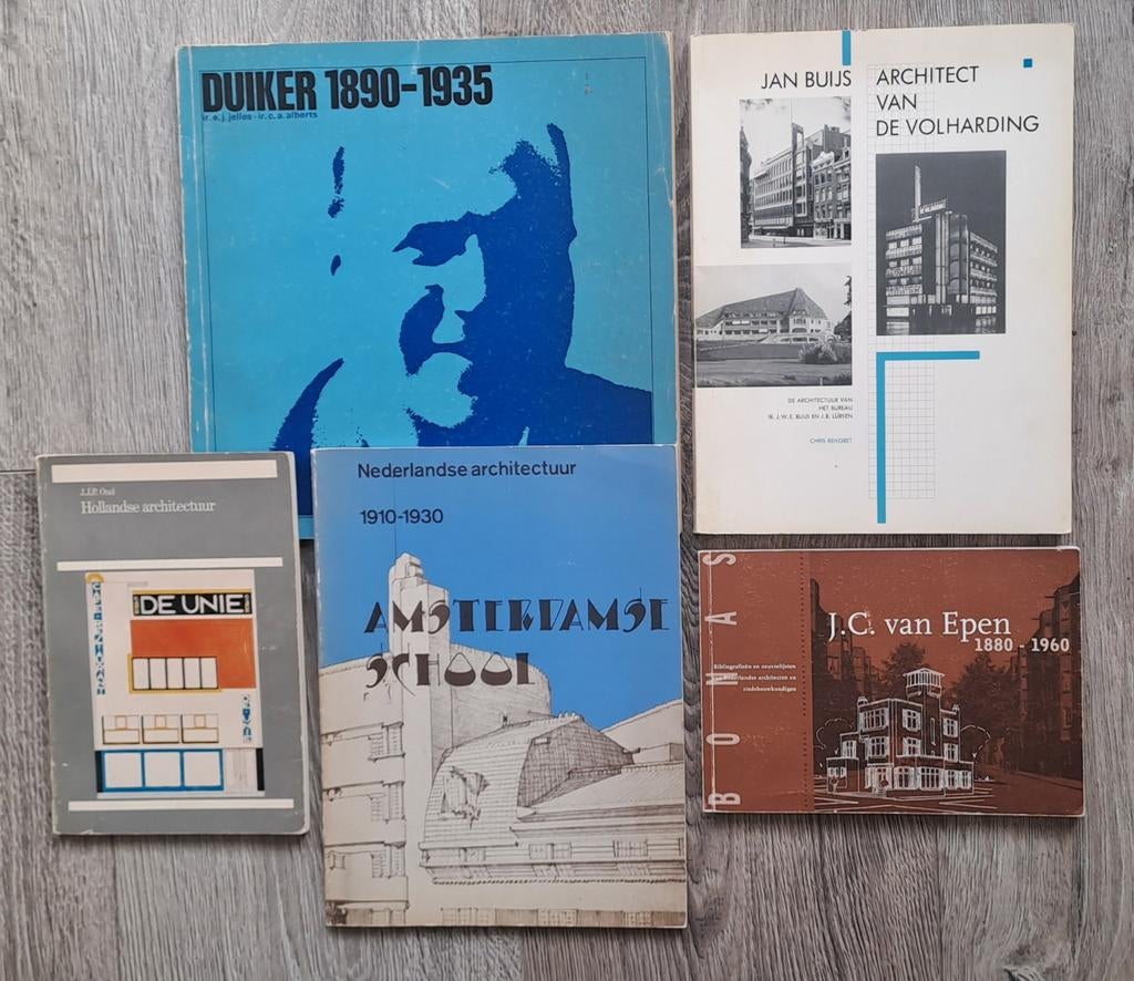 Oud•Duiker•van Epen•Buijs•Amsterdamse School 1910 -1930, Boeken, Kunst en Cultuur | Architectuur, Ophalen of Verzenden, Gelezen