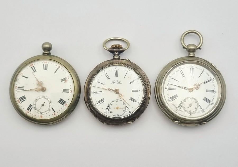 1367. Drie zakhorloges - Zilveren Bulla, begin 20e eeuw, Ophalen of Verzenden