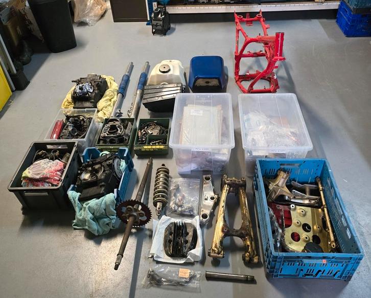 Honda ATC 250R 1984 onderdelen project. Veel nieuw OEM delen, Motoren, Onderdelen | Honda, Nieuw, Ophalen