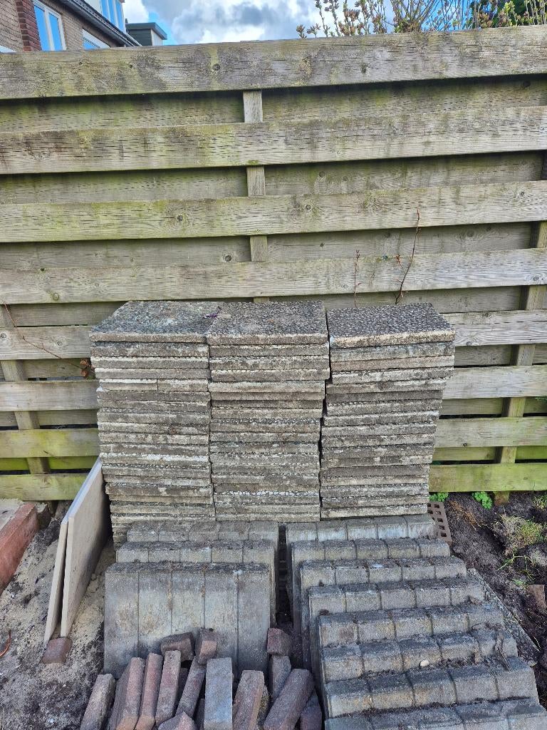 Ca 100 grind tegels 40 x 40, Tuin en Terras, Tegels en Klinkers, Ophalen, Gebruikt, 10 m² of meer, Beton