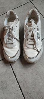 MICHAEL KORS wit en zilver kleur sneakers maat 38.5, Ophalen of Verzenden, Zo goed als nieuw, Wit, Sneakers of Gympen