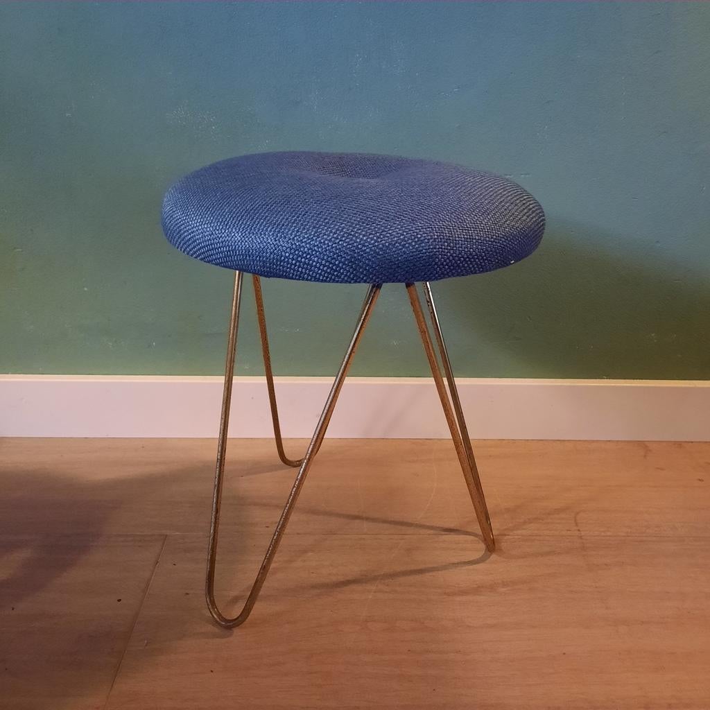 Vintage kruk op hairpin legs, nieuwe stoffering, krukje, Gebruikt, Vintage, Ophalen of Verzenden, Nvt