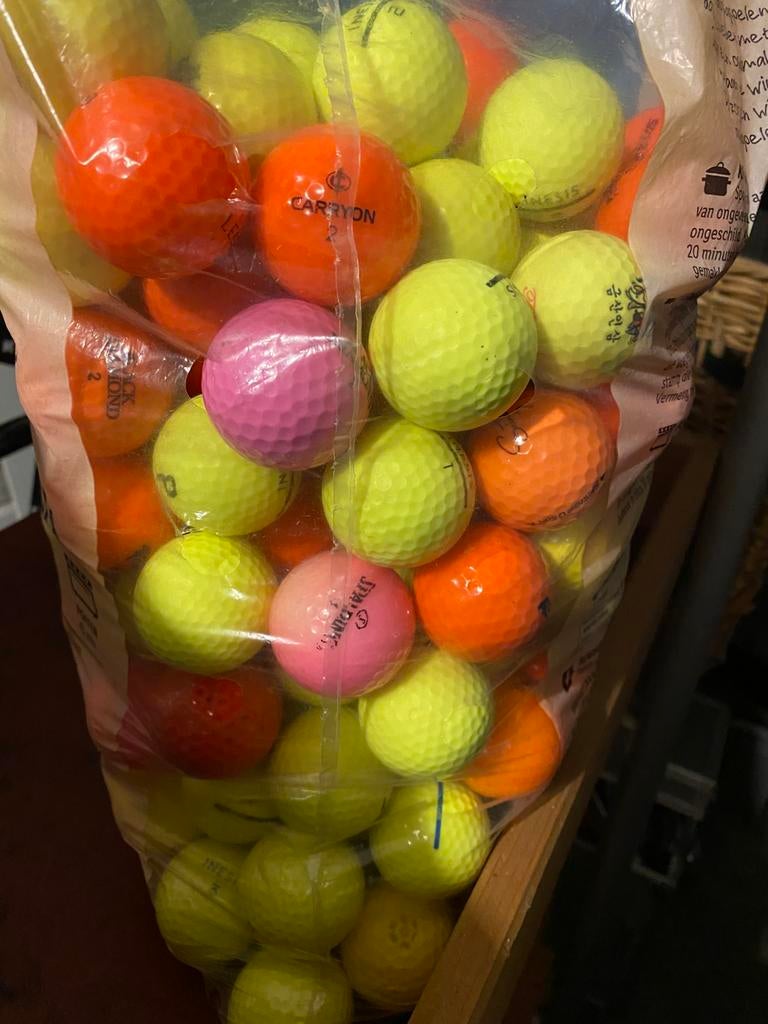 100 Top Quality Colored Golf Balls mix @ 30€ !!, Ophalen of Verzenden, Zo goed als nieuw