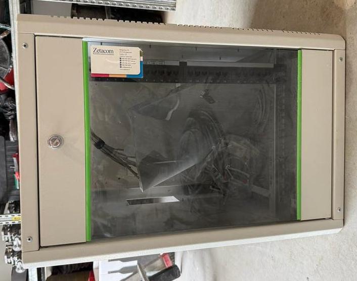 Patch kast, Ophalen, Zo goed als nieuw