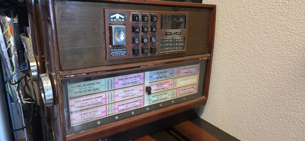 Wallbox / jukebox zonder binnenwerk seeburg lees verder.., Ophalen
