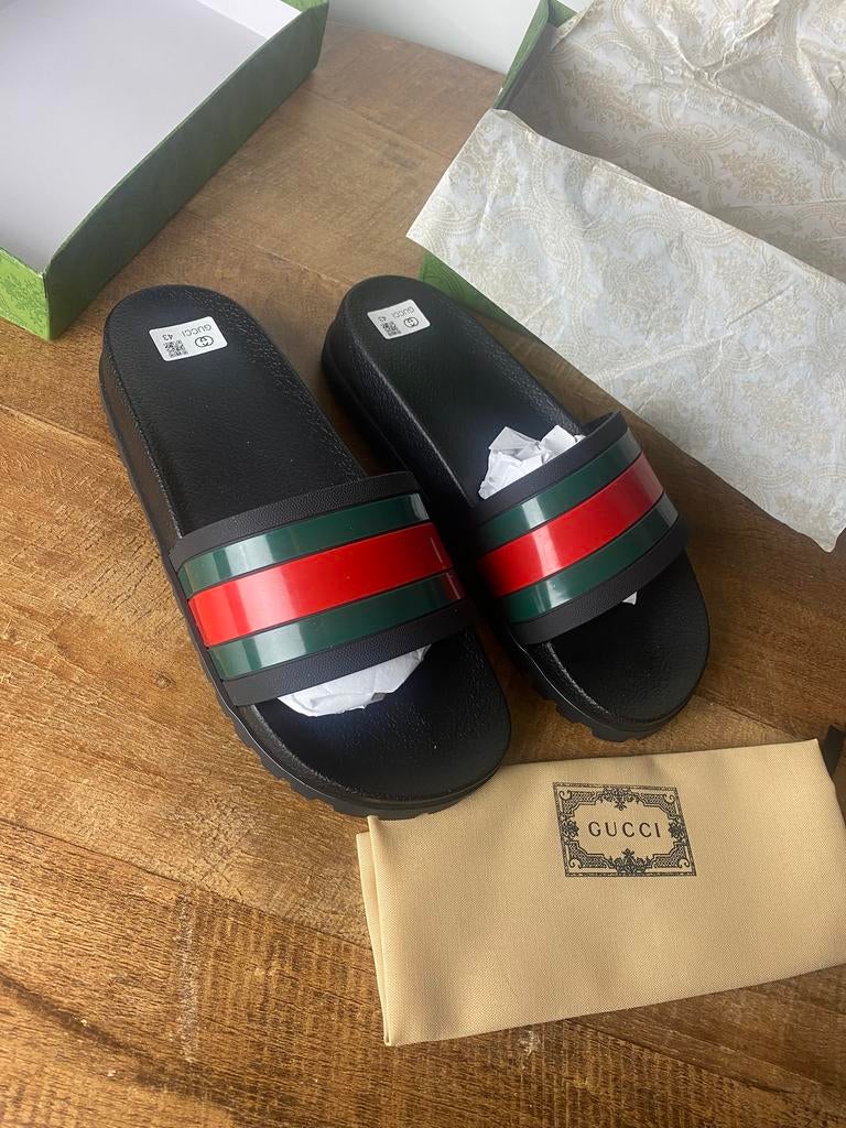 Gucci slippers OP=OP, Dieren en Toebehoren, Ophalen of Verzenden, Nieuw