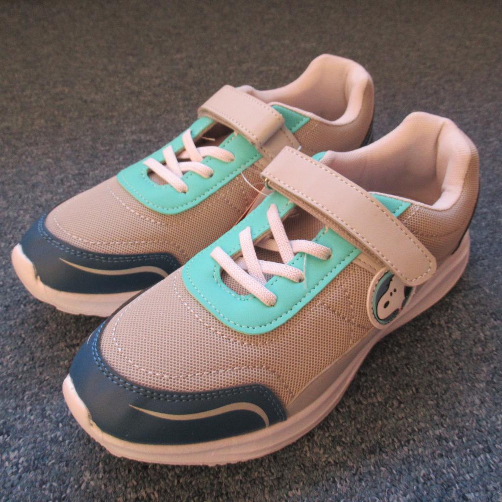 Snoopy-sneakers maat 36, Jongen of Meisje, Schoenen, Nieuw, Ophalen of Verzenden