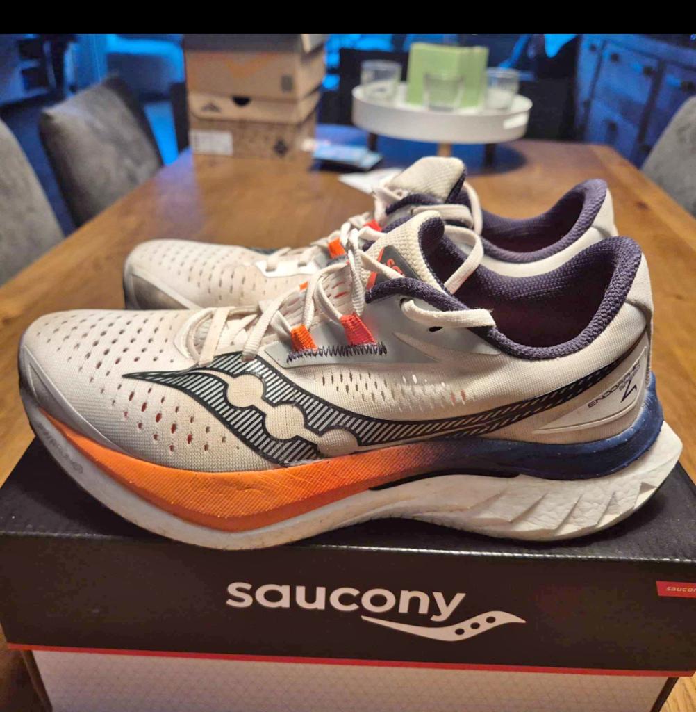 Saucony hardloopschoenen endorphim speed 4 WHITE maat 42, Sport en Fitness, Loopsport en Atletiek, Ophalen of Verzenden, Zo goed als nieuw