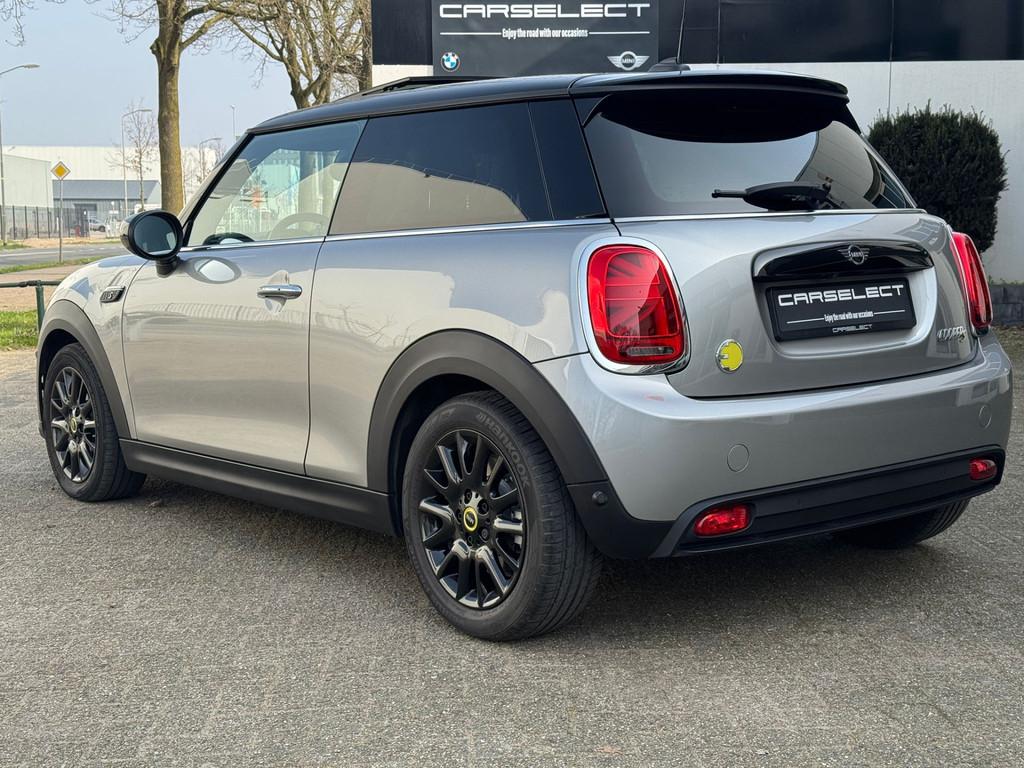 MINI Cooper SE Classic | Panodak | Harman Kardon | Head-Up |, Gebruikt, Lichtsensor, Met garantie (alle), 4 stoelen