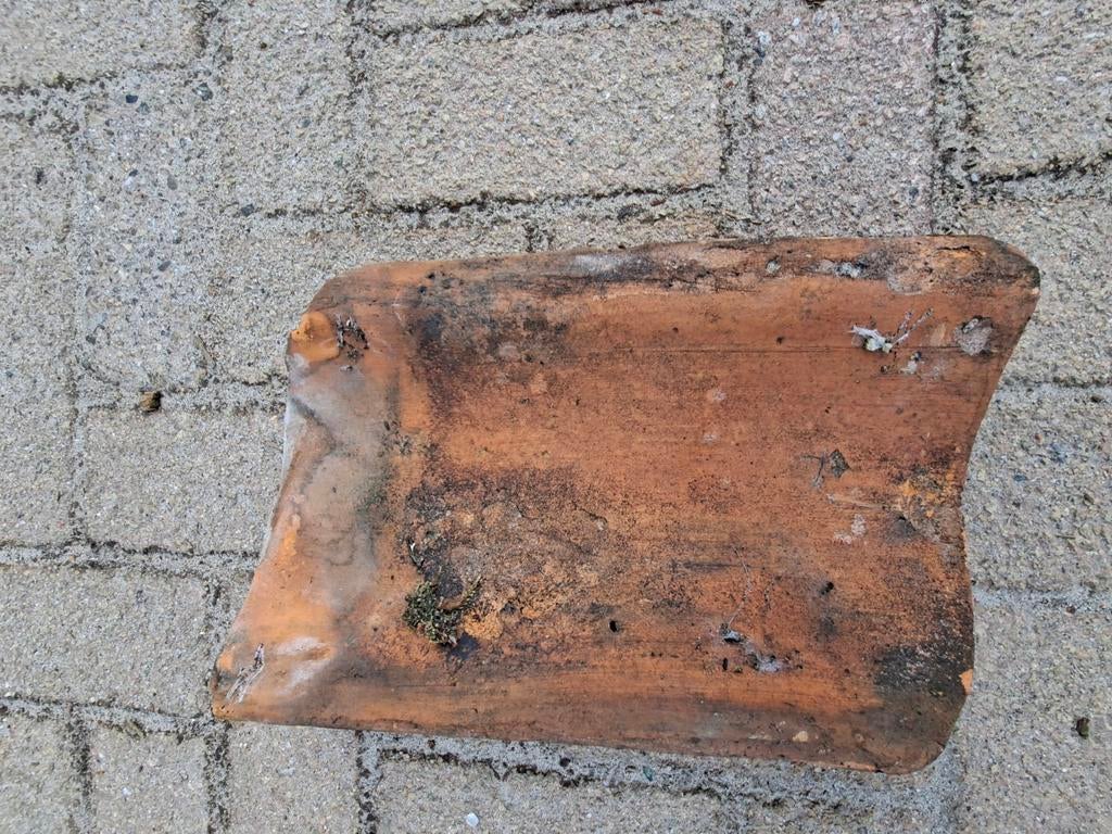 Oude holle handvorm dakpannen 36,5 x 24,5 cm, Ophalen, Gebruikt