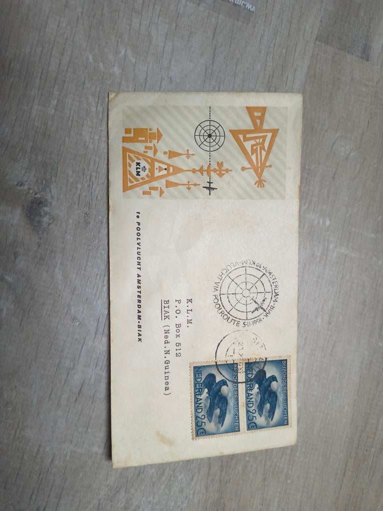 Herdenkingsenvelop "poolvlucht" Amsterdam - Biak, Postzegels en Munten, Postzegels | Volle albums en Verzamelingen, Nederland