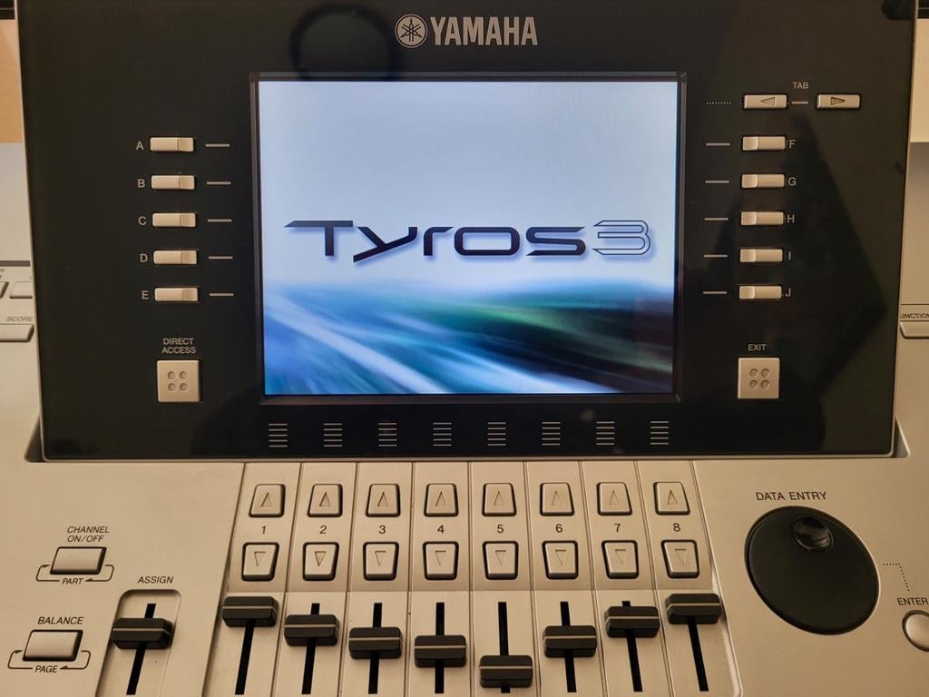 TYROS 3 XL. IN ZEER GOEDE STAAT !!!, Ophalen of Verzenden, Zo goed als nieuw, 61 toetsen, Yamaha
