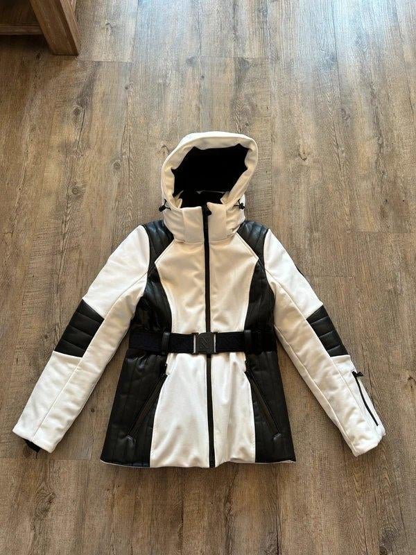 Prachtige Nikkie skijas, nieuw met kaartjes. Maat 34, NIEUW, Kleding | Dames, Wintersportkleding, Nieuw, Ophalen of Verzenden