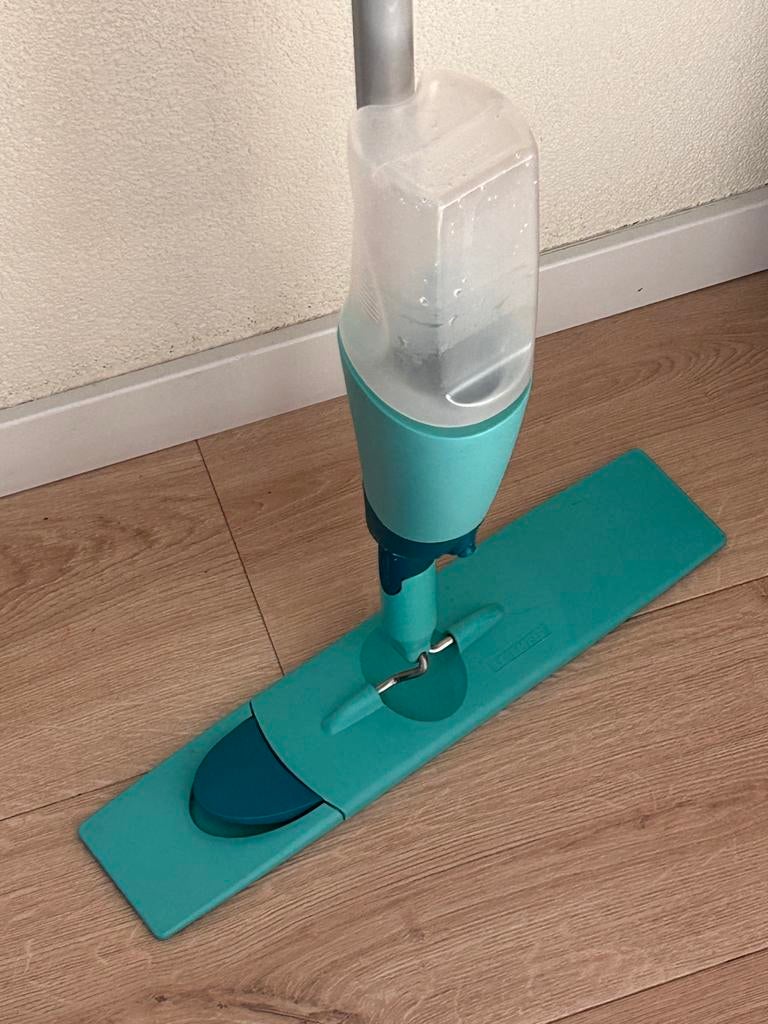 Leifheit Easy Spray XL vloerwisser met sproeier, Huis en Inrichting, Schoonmaakartikelen, Ophalen, Mop of Dweil
