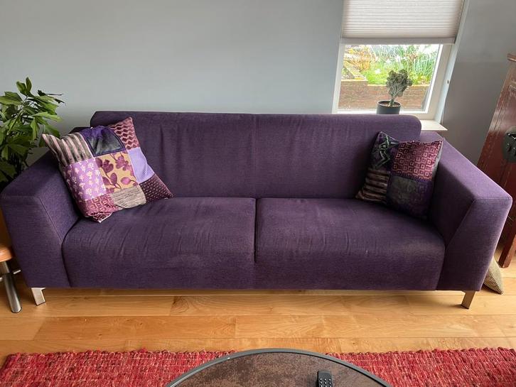 Paarse driezits bank, Huis en Inrichting, Banken | Bankstellen, Gebruikt, Rechte bank, Driepersoons, 200 tot 250 cm, 75 tot 100 cm