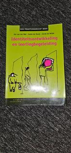Identiteitsontwikkeling en leerlingbegeleiding 9789046907580, Boeken, Ophalen of Verzenden, Gelezen, HBO, Jos van der Wal, Ineke de Mooij, Jacob de Wilde