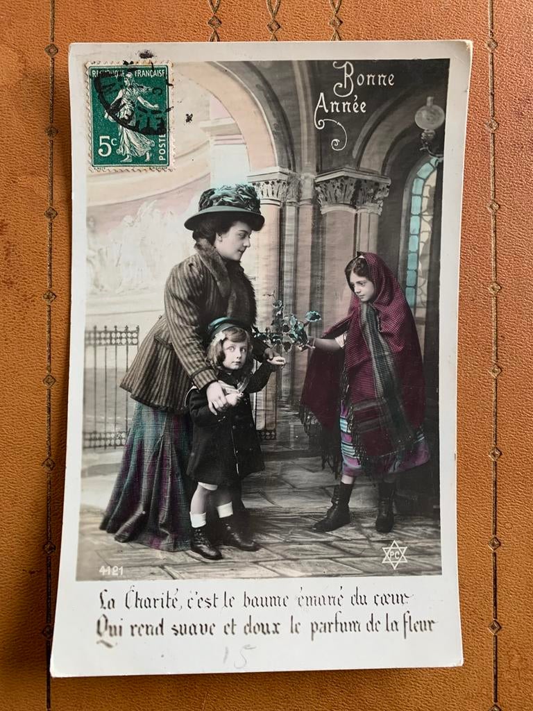 1909 Bonne Année - moeder en dochter koop takje hulst, Verzamelen, Ansichtkaarten | Themakaarten, Ophalen of Verzenden, Voor 1920