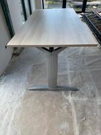 Mooie tafel/ bureau met slinger., Ophalen, Zo goed als nieuw