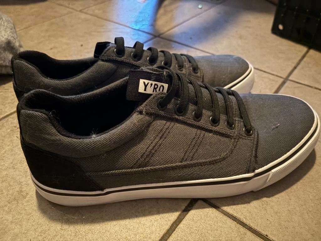 Leuke grijze Y’Ro sneakers maat 42, Ophalen of Verzenden, Zo goed als nieuw, Overige kleuren