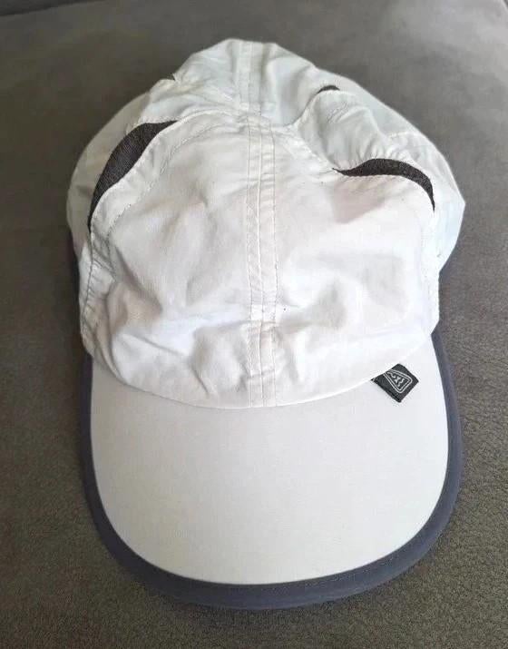 Human Nature sportpet wit grijs verstelbaar, Ophalen of Verzenden, Zo goed als nieuw, Kleding