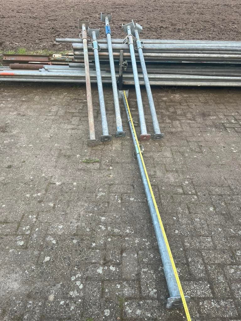 Schroefstempels, Ophalen, IJzer