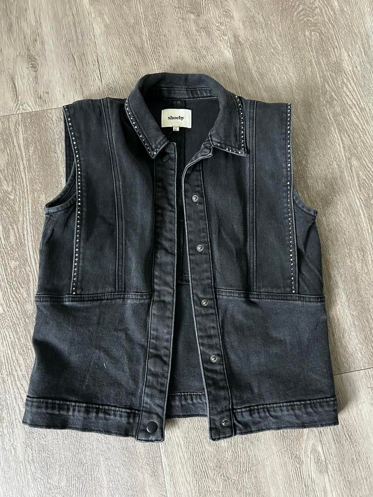 Stoer zwart spijker giletje met studs - Shoeby, Ophalen of Verzenden, Zo goed als nieuw, Jongen of Meisje, Overige typen