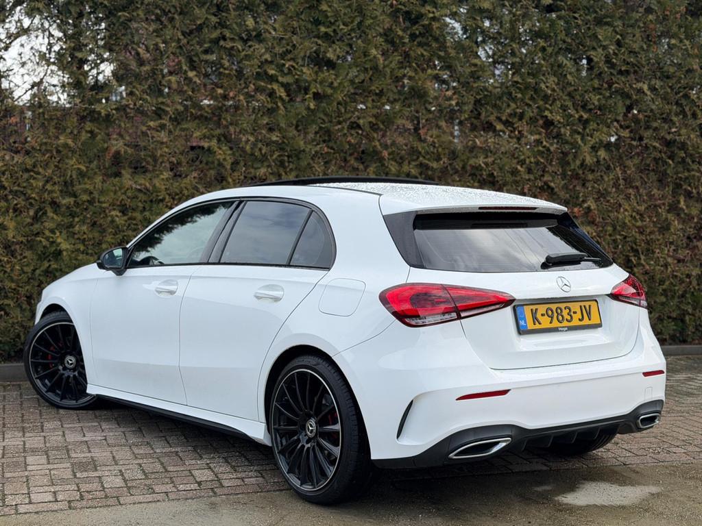 Mercedes-Benz A-klasse 200 AMG Pakket Panorama CarPlay, Gebruikt, 4 cilinders, USB, 1600 kg