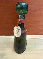 Glazen, nog gevulde, likeurfles in vorm van een Lord Dog., Ophalen