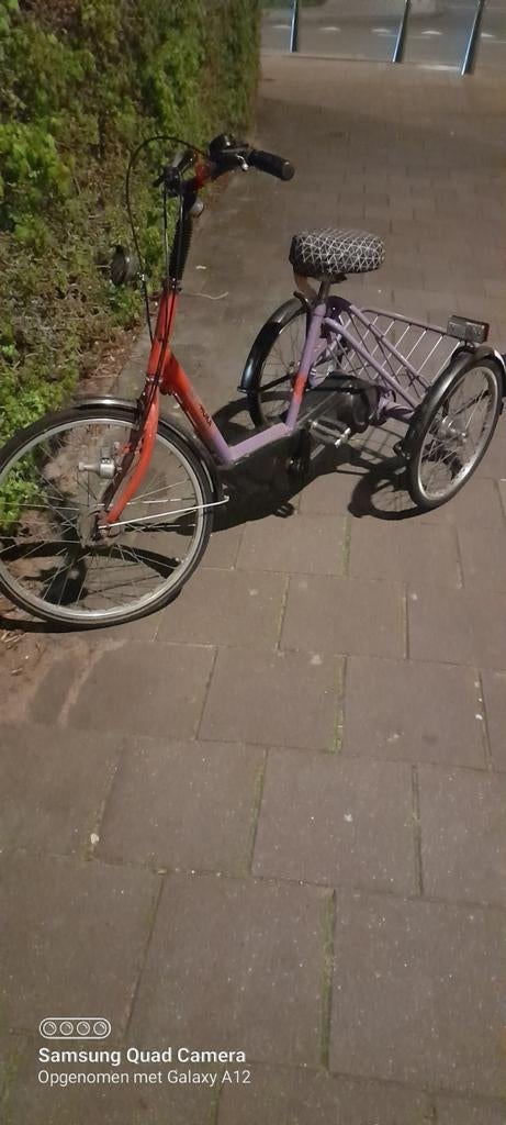 Driewel fiets paars roze doorelkaar, Fietsen en Brommers, Fietsen | Driewielers, Ophalen, Zo goed als nieuw