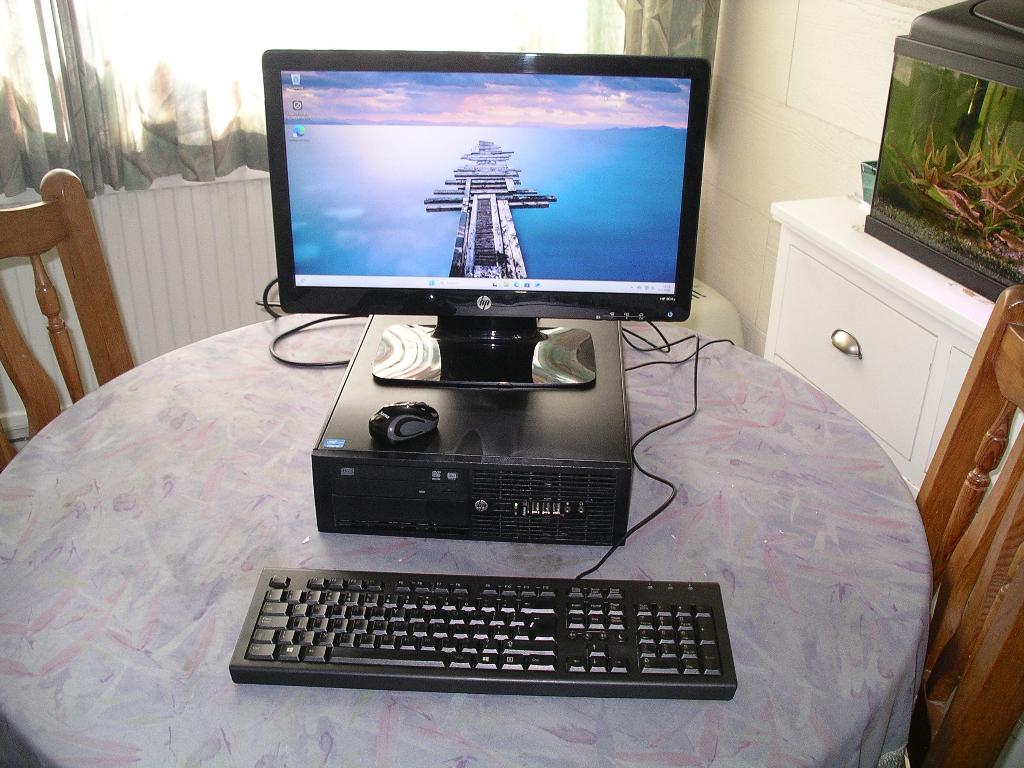 Te koop HP computer compleet, Computers en Software, Desktop Pc's, HP Prodesk, Met monitor, Ophalen of Verzenden, SSD