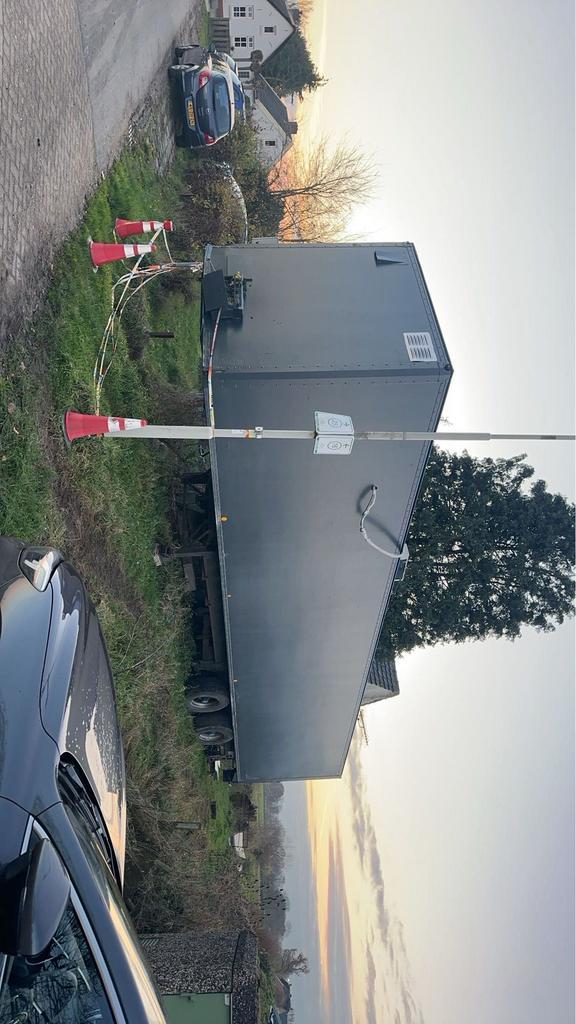 Verplaatsbare feest trailer. (Keet), Tuin en Terras, Zitmaaiers, Gebruikt, Ophalen