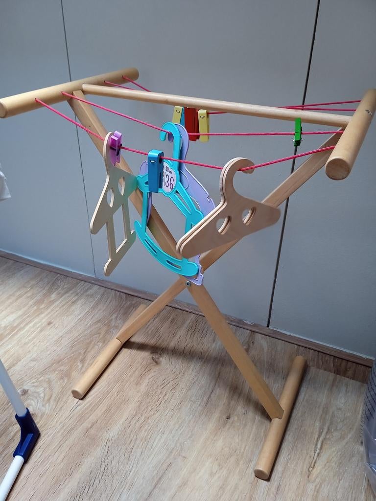 Houten speelgoed droogrek met knijpers en kledinghangers, Ophalen, Zo goed als nieuw, Meisje