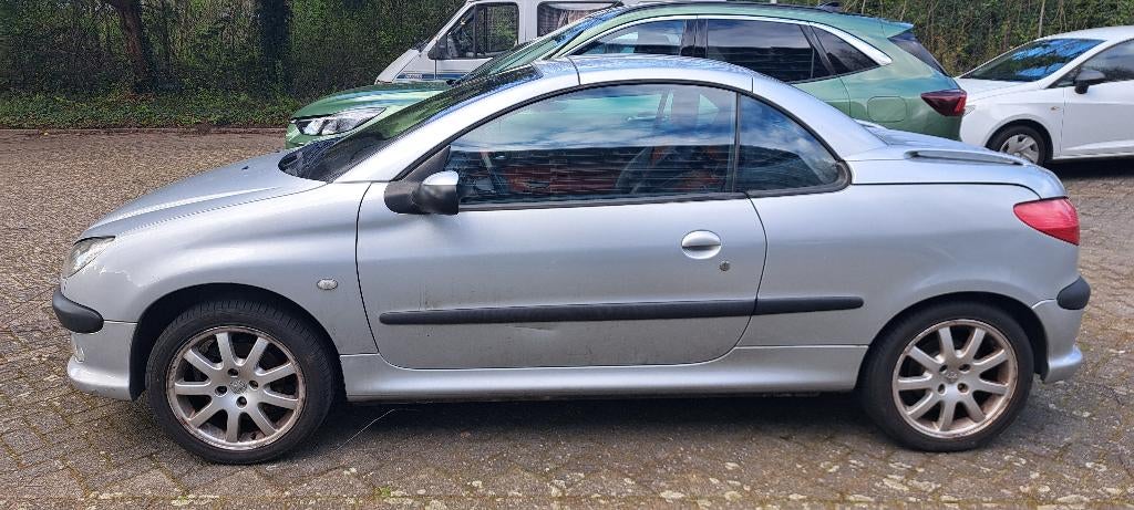 Peugeot 206 2.0 16V CC 2002 Grijs, 136 pk, 4 cilinders, Cabriolet, 4 stoelen