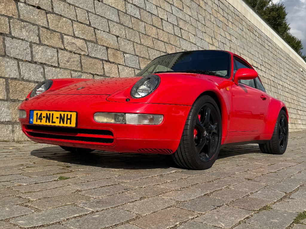 Porsche 911 (993) 3.6 Carrera 4 Coupe 4WD 1995 Rood, Auto's, Zwart, 285 pk, Leder, Handgeschakeld