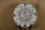 Antiek gekleurd Delfts bord 18e eeuw, Antiek en Kunst, Ophalen of Verzenden