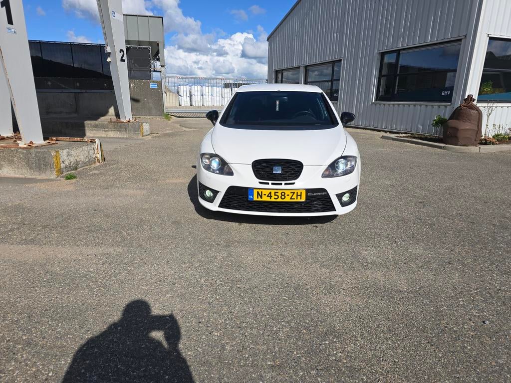 Mooie Seat Leon Cupra, Auto's, Voorwielaandrijving, Stof, Zwart, Leon