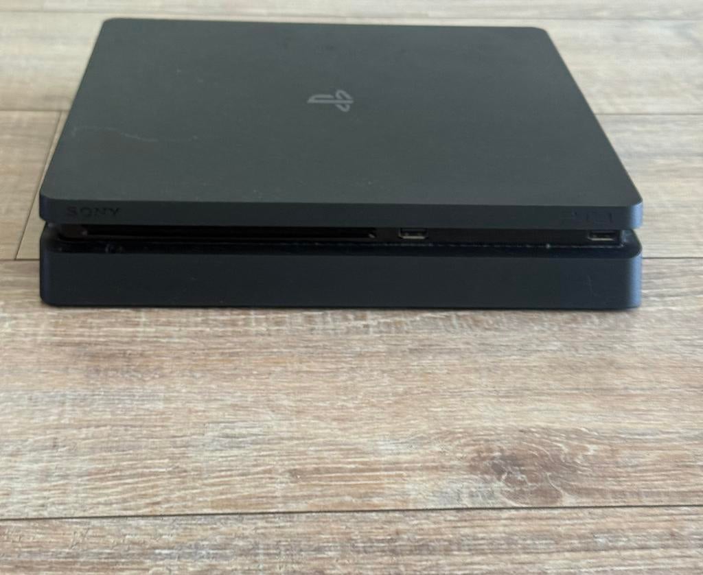 PS4, Spelcomputers en Games, Spelcomputers | Sony PlayStation 4, Met games, Ophalen of Verzenden, Zo goed als nieuw, Met 1 controller