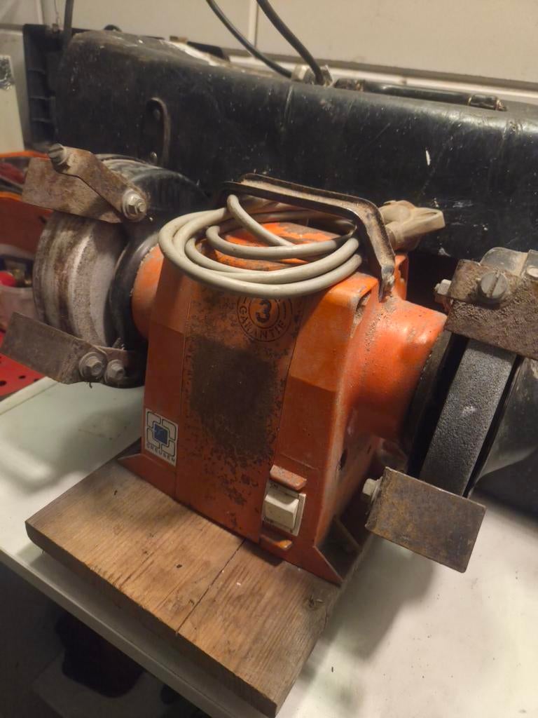 Creusen Werkslijpmachine DS 7150 TS -, Ophalen of Verzenden, Gebruikt, Minder dan 700 watt, Werkbankslijpmachine