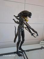 Neca Aliens Brown Xenomorph Warrior Battle Damaged Series 12, Ophalen of Verzenden, Zo goed als nieuw