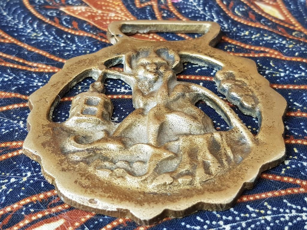 Mooi oud Engels koper kleppermannetje met een Pixie 7,8 cm., Ophalen of Verzenden, Koper